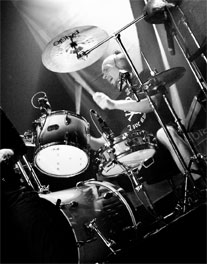 Falk an den Drums